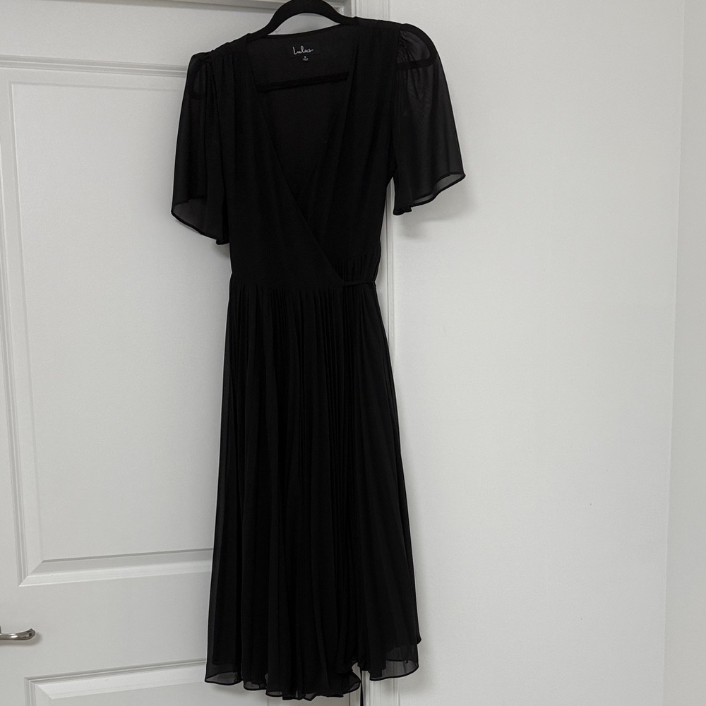 Lulu's Black Chiffon Midi Dress